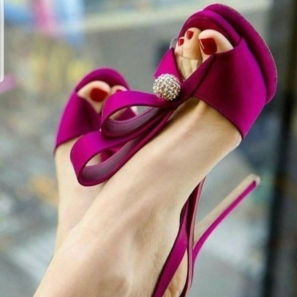 Meet your Posher, Lara